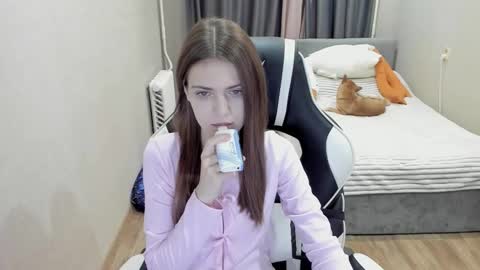 Malia online show from 10-16-25, 12:11