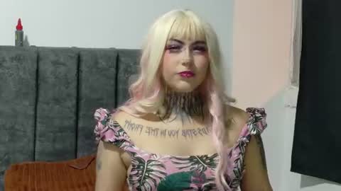 Snapshot of maliciaxpoison chatting on 06-16-26, 05:54 maliciaxpoison online show from 06-16-26, 05:54