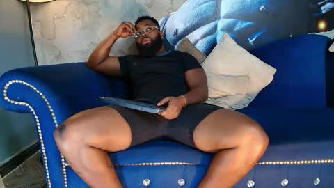 The King Malik online show from 10-18-25, 01:56