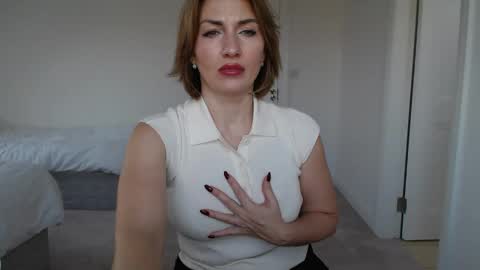 Snapshot of mallinia chatting on 03-09-25, 04:55 mallinia online show from 03-09-25, 04:55