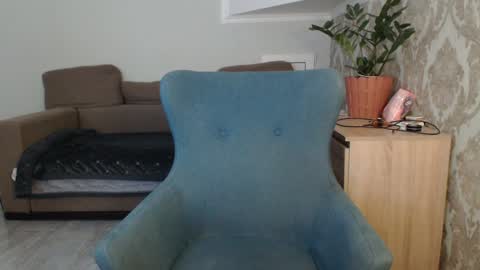 Snapshot of mallinia chatting on 10-18-25, 10:05 mallinia online show from 10-18-25, 10:05