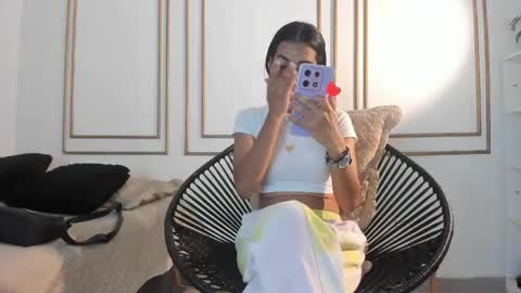Snapshot of malory_ferrer chatting on 05-02-26, 12:10 Lory online show from 05-02-26, 12:10