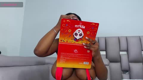 Snapshot of malorybrown chatting on 02-05-26, 01:16 malorybrown online show from 02-05-26, 01:16