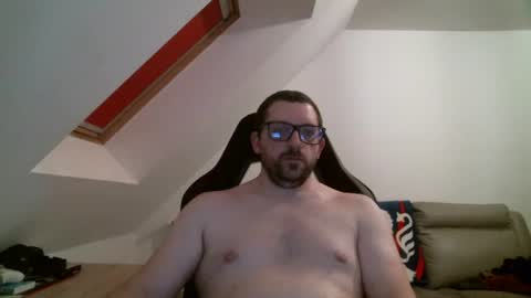 Snapshot of malou2927 chatting on 04-05-26, 09:23 breton online show from 04-05-26, 09:23