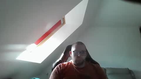 Snapshot of malou2927 chatting on 04-20-26, 04:54 breton online show from 04-20-26, 04:54