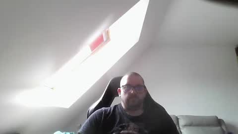 Snapshot of malou2927 chatting on 04-22-26, 10:06 breton online show from 04-22-26, 10:06