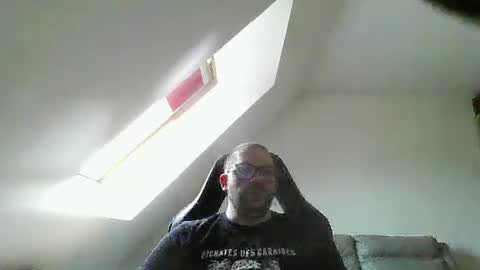 Snapshot of malou2927 chatting on 05-01-26, 08:08 breton online show from 05-01-26, 08:08