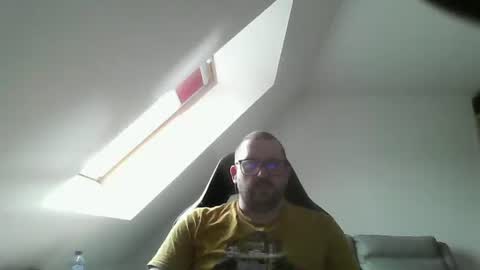 Snapshot of malou2927 chatting on 05-03-26, 07:25 breton online show from 05-03-26, 07:25