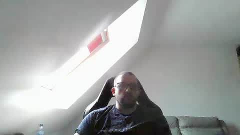 Snapshot of malou2927 chatting on 05-05-26, 04:59 breton online show from 05-05-26, 04:59