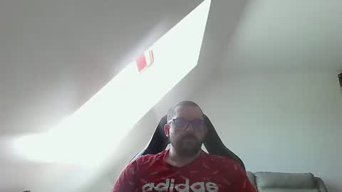 Snapshot of malou2927 chatting on 05-17-26, 11:28 breton online show from 05-17-26, 11:28