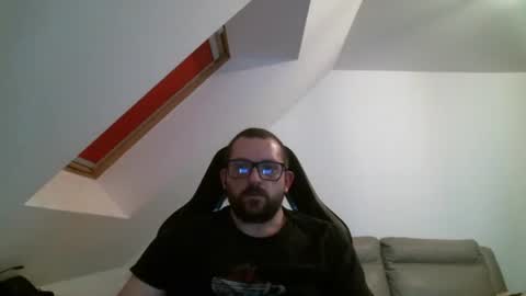 Snapshot of malou2927 chatting on 05-18-26, 07:41 breton online show from 05-18-26, 07:41