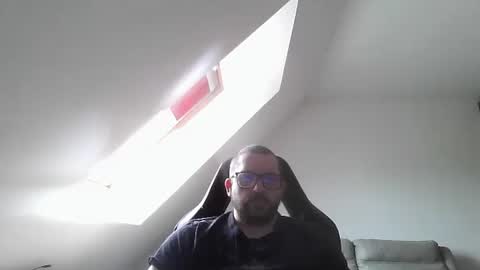 Snapshot of malou2927 chatting on 05-19-26, 07:15 breton online show from 05-19-26, 07:15