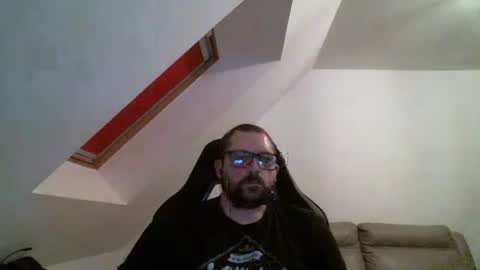 Snapshot of malou2927 chatting on 05-19-26, 07:53 breton online show from 05-19-26, 07:53