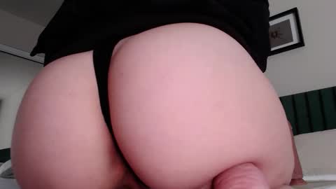 Snapshot of malthevalleyqueen chatting on 01-09-25, 08:33 Mal online show from 01-09-25, 08:33