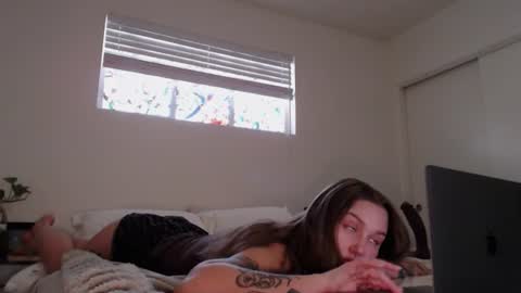 Snapshot of malthevalleyqueen chatting on 06-22-26, 03:53 Mal online show from 06-22-26, 03:53