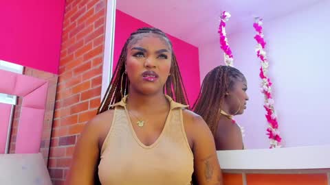 Snapshot of malu_horny_69 chatting on 12-29-24, 05:33 Melanie online show from 12-29-24, 05:33