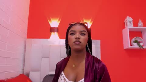 Snapshot of malu_horny_69 chatting on 02-11-26, 08:36 Melanie online show from 02-11-26, 08:36