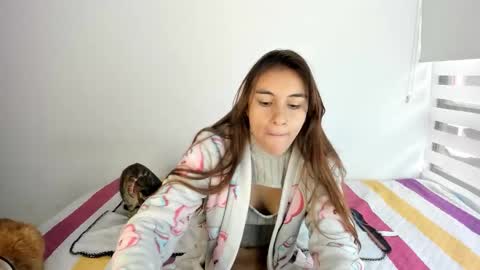 instagram  nueela   online show from 11-09-25, 08:51