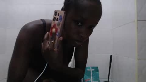 Snapshot of mamaapussy chatting on 02-21-25, 04:05 mamaa online show from 02-21-25, 04:05