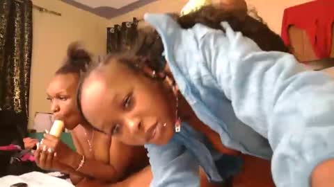 Snapshot of mamaapussy chatting on 09-12-25, 08:14 mamaa online show from 09-12-25, 08:14