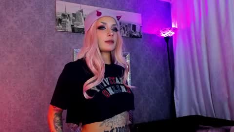 Snapshot of mamushka_ chatting on 04-27-26, 07:56 online show from 04-27-26, 07:56