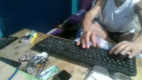 Snapshot of man_uel76 chatting on 01-10-26, 09:44 man_uel76 online show from 01-10-26, 09:44