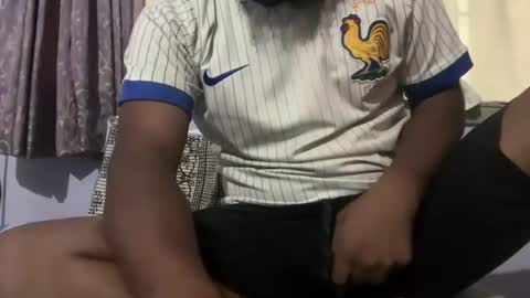 Snapshot of mananmathew95 chatting on 07-06-26, 10:12 mananmathew95 online show from 07-06-26, 10:12