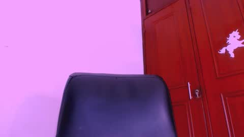 Snapshot of mandingxoxhot chatting on 02-14-25, 01:45 juan camilo online show from 02-14-25, 01:45