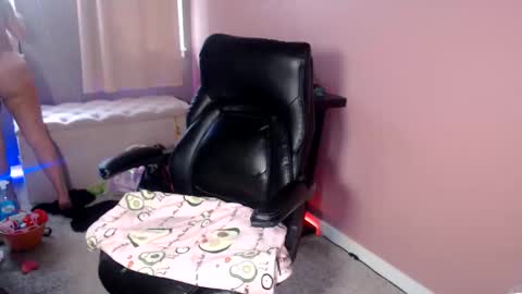 MandyBabyXXX online show from 04-13-26, 01:00