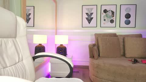 Snapshot of mandycollins_ chatting on 03-20-26, 11:37 Mandy Collins online show from 03-20-26, 11:37