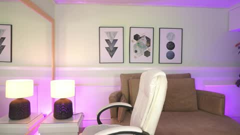 Snapshot of mandycollins_ chatting on 03-25-26, 11:38 Mandy Collins online show from 03-25-26, 11:38