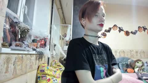Snapshot of mandyshine chatting on 10-19-25, 03:45 Mandy online show from 10-19-25, 03:45
