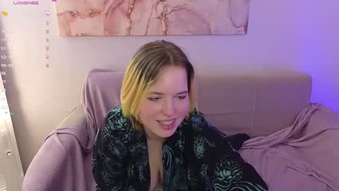 manic_pixie_ online show from 02-04-25, 05:12