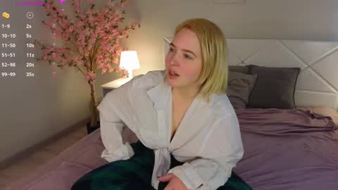 manic_pixie_ online show from 03-09-25, 10:30