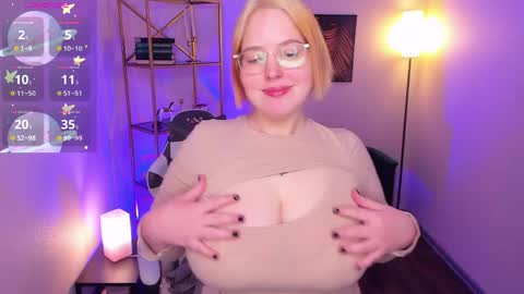 manic_pixie_ online show from 04-10-26, 03:28