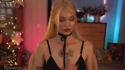 Snapshot of manifreyja chatting on 04-29-26, 05:41 Amelie online show from 04-29-26, 05:41