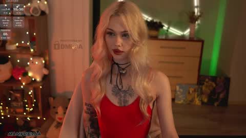 Snapshot of manifreyja chatting on 05-18-26, 07:20 Amelie online show from 05-18-26, 07:20