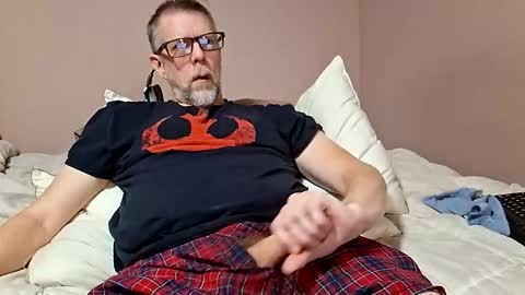 Dickinabox online show from 11-19-25, 01:05