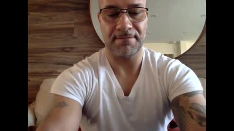 Snapshot of manny77977 chatting on 01-17-25, 04:47 david 77977 online show from 01-17-25, 04:47