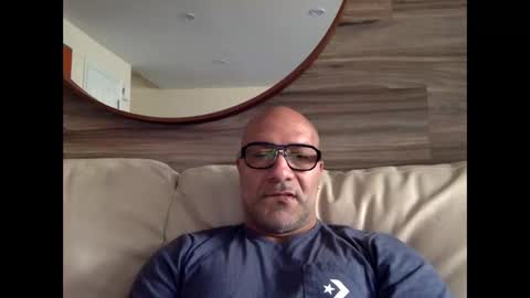 Snapshot of manny77977 chatting on 12-17-25, 03:07 david 77977 online show from 12-17-25, 03:07