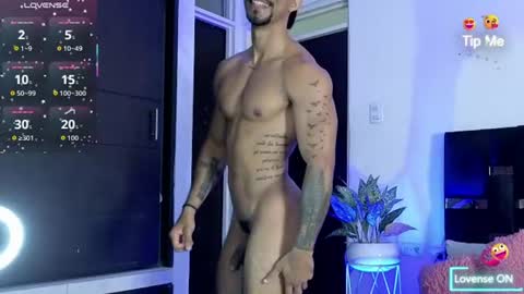 Snapshot of manolo_hot1 chatting on 06-26-26, 03:49 Manolo Hot 1 online show from 06-26-26, 03:49