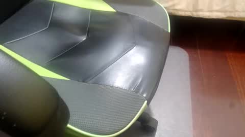 Snapshot of manotcheblu chatting on 06-11-26, 03:04 manotcheblu online show from 06-11-26, 03:04