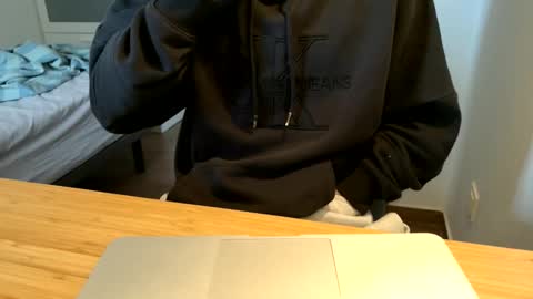 manu97k online show from 12-22-25, 12:02