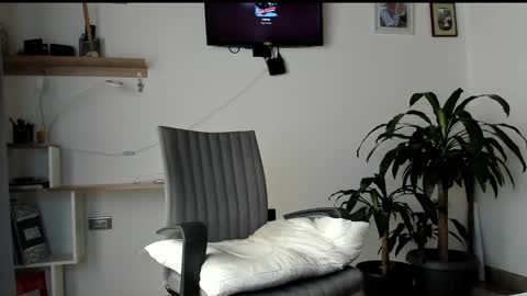 manucute 23  online show from 02-19-26, 03:19