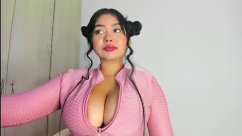 Snapshot of manuela_anderson chatting on 06-14-26, 01:24 MANUELA online show from 06-14-26, 01:24