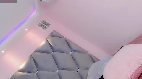 Manuela Kingsley online show from 12-28-24, 05:35