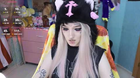 Manuela online show from 11-14-25, 08:40