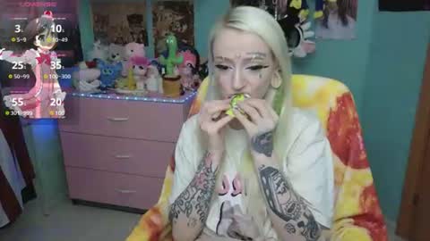 Snapshot of manuela_unicorn chatting on 07-14-26, 05:51 Manuela online show from 07-14-26, 05:51