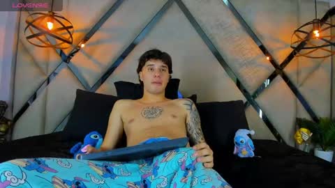 Manuel online show from 03-22-26, 04:32