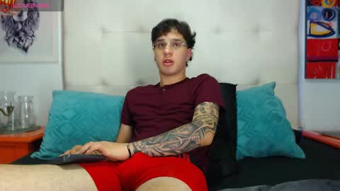 Manuel online show from 03-25-26, 05:46